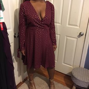 Laundry by Shelli Segal LA In burgundy and gold